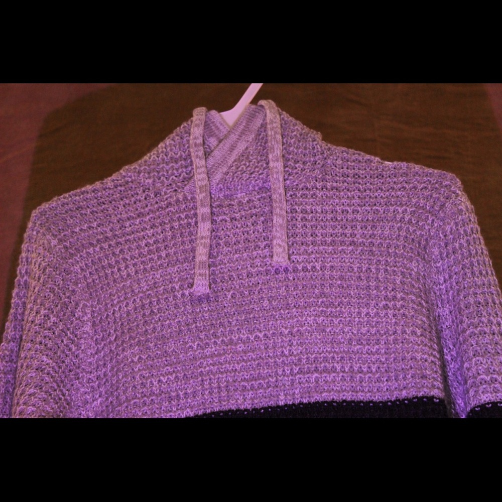 Men’s Sweater - Picture 3 of 7